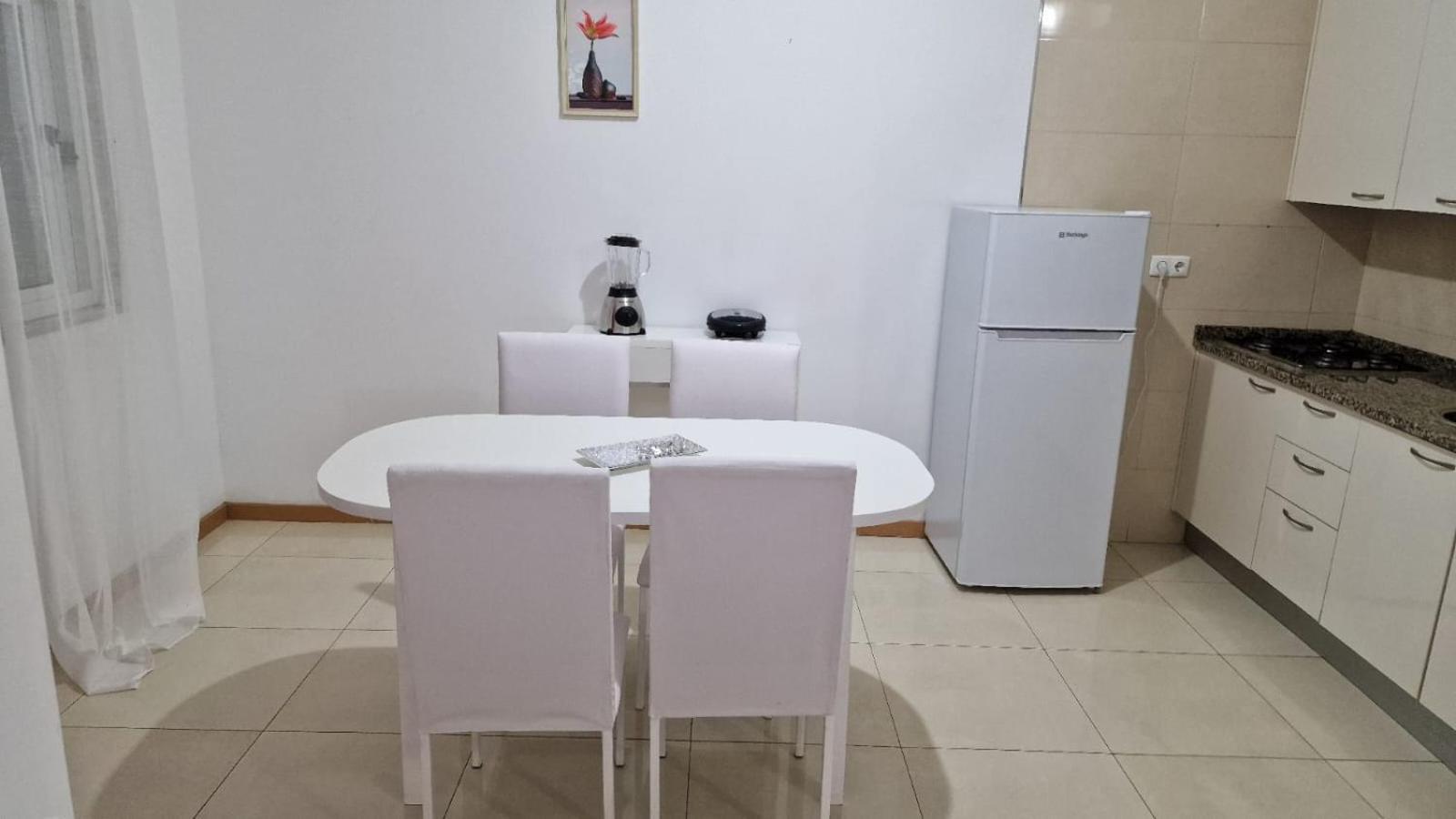 Casa De Ferias Com 2 Quartos Ou Aluguer Diaria Praia Exterior photo